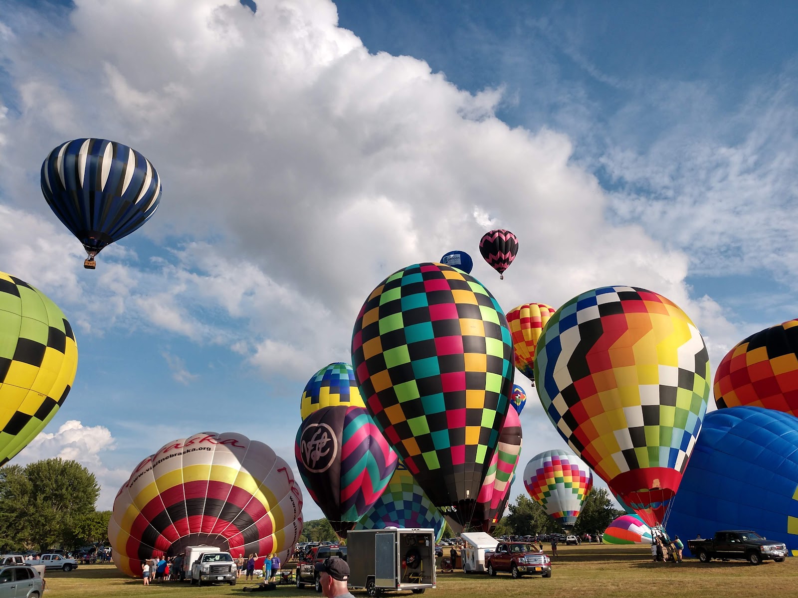 War Memorial Park cemetery grounds and headstones
