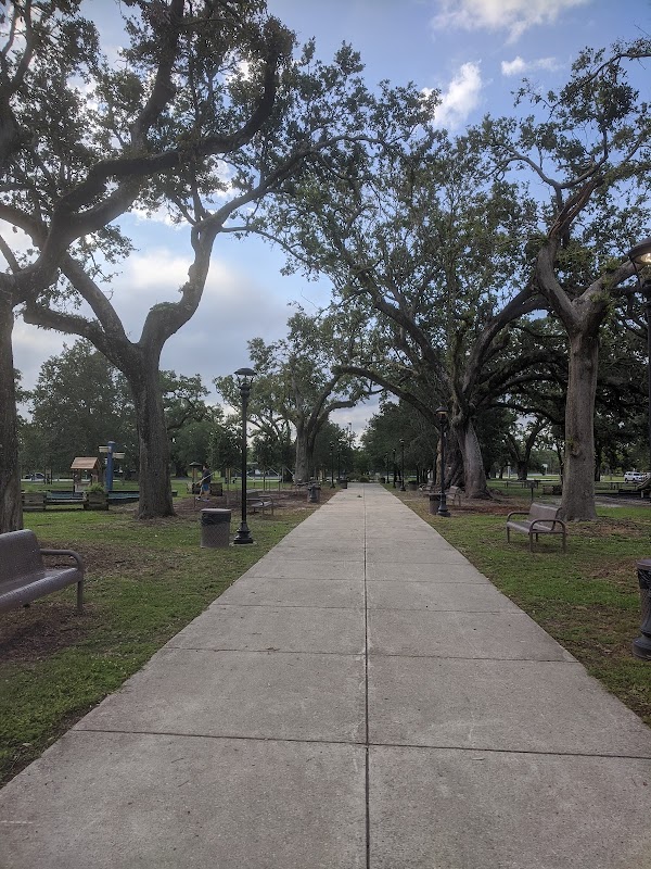 War Memorial Park grounds