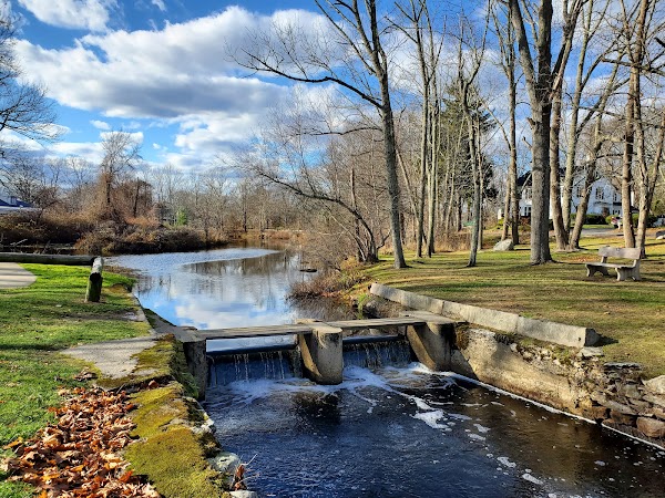War Memorial Park grounds