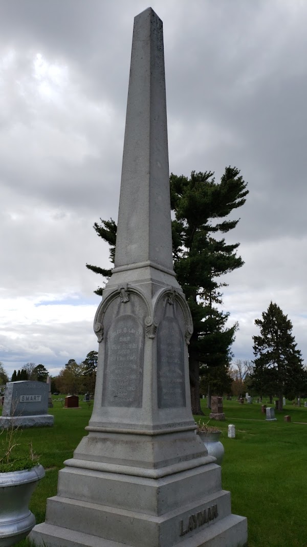 Washburn-McReavy Crystal Lake Funeral Chapel and Cemetery grounds