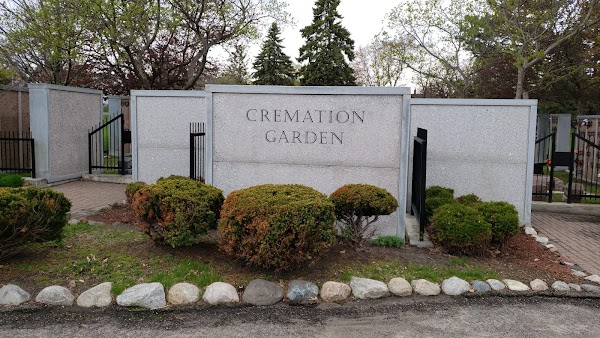 Washburn-McReavy Crystal Lake Funeral Chapel and Cemetery grounds