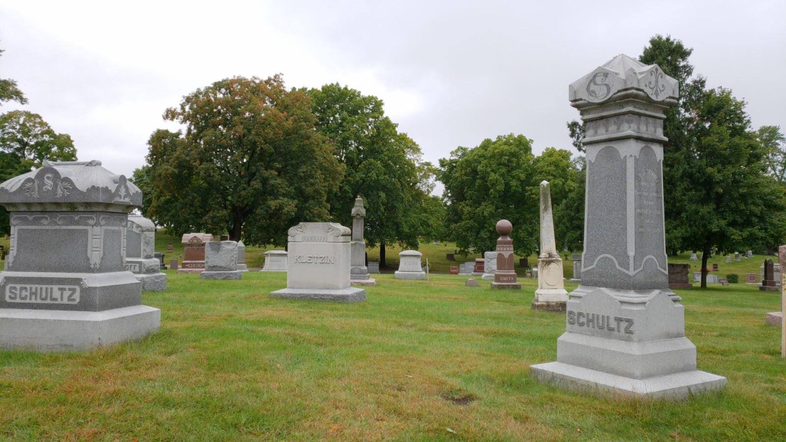 Washburn-McReavy Hillside Cemetery cemetery grounds and headstones