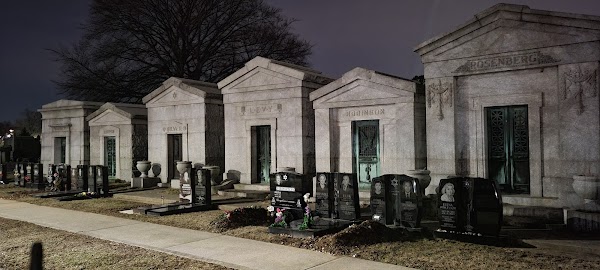 Washington Cemetery grounds