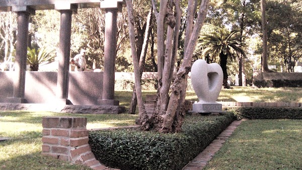 Washington Cemetery grounds