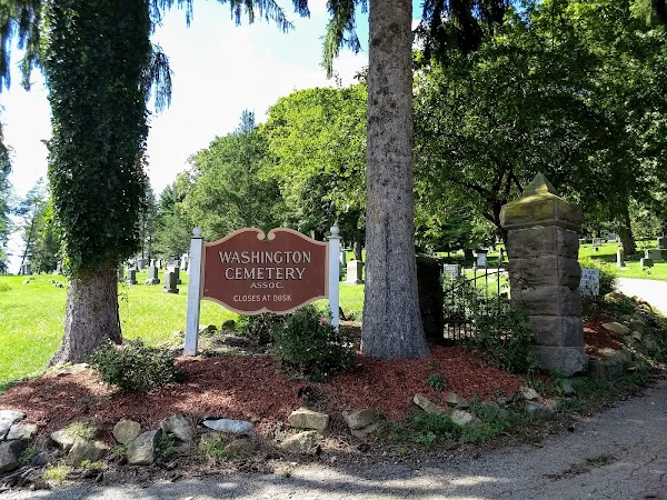 Washington Cemetery grounds