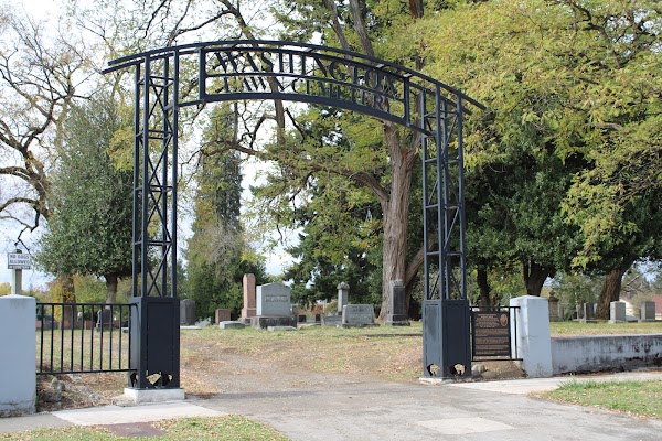 Washington Lawn Cemetery grounds