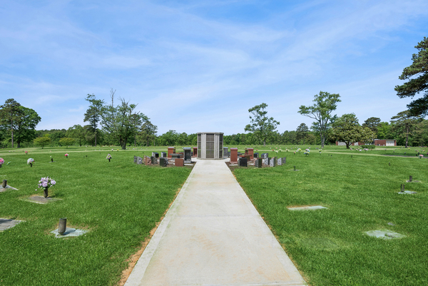 Washington Memorial Park grounds