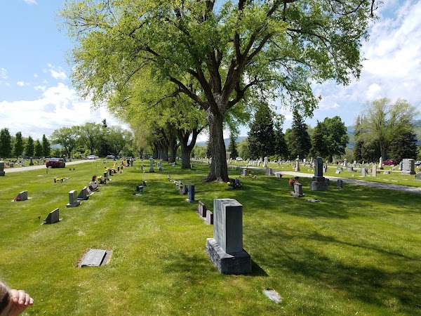 Wellsville Cemetery grounds