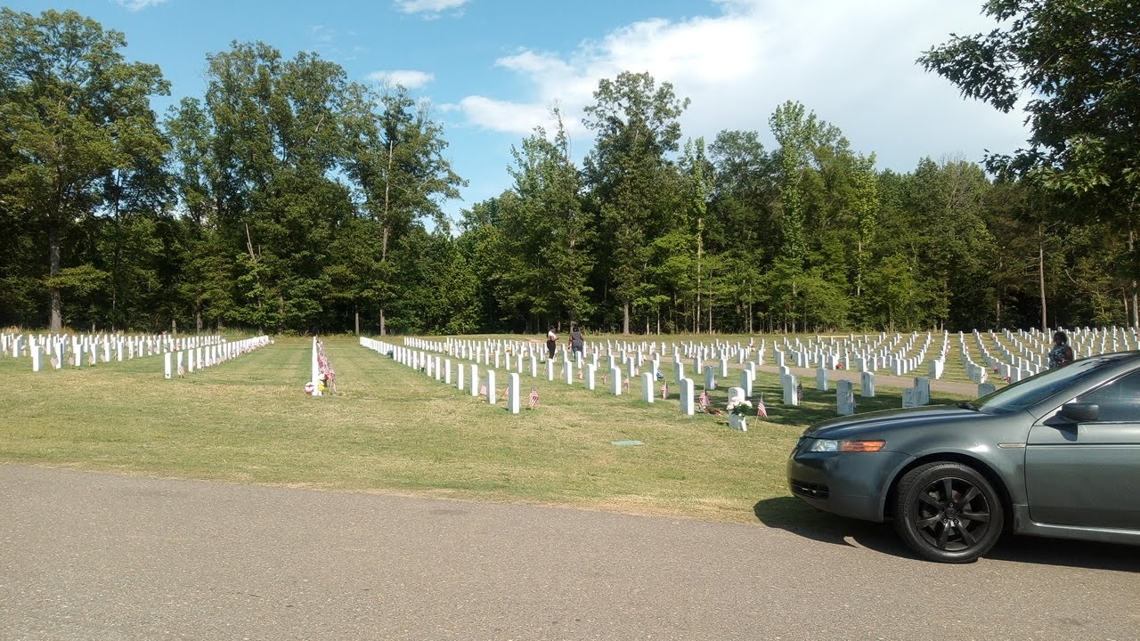 West Tennessee State Veterans Cemetery cemetery grounds and headstones