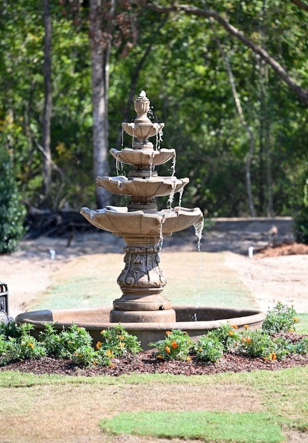 Whispering Pines Cemetery grounds