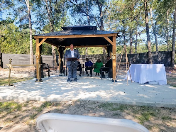 Whispering Pines Cemetery grounds