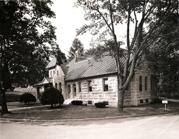 Wildwood Cemetery grounds
