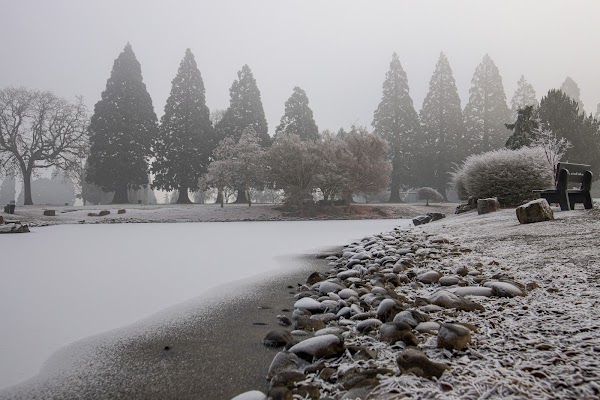 Willamette Memorial Park Cemetery grounds