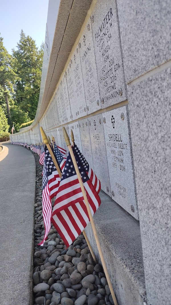Willamette National Cemetery grounds