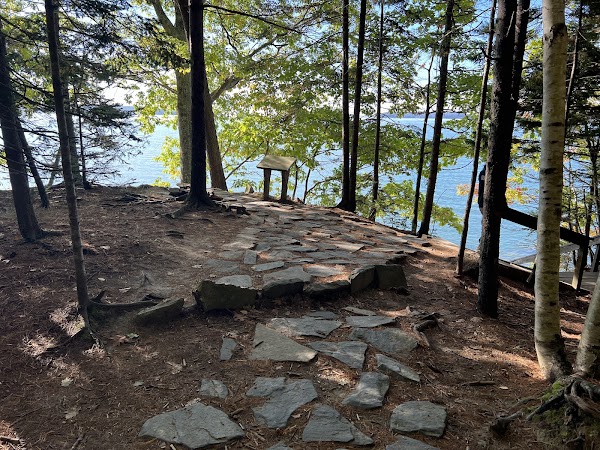 Wolfe's Neck Woods State Park grounds