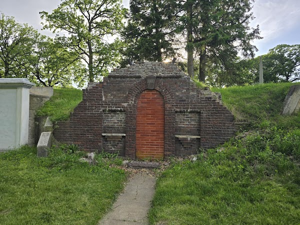Woodland Cemetery grounds
