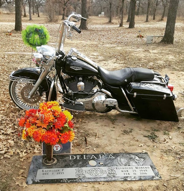 Woodland Park Cemetery grounds