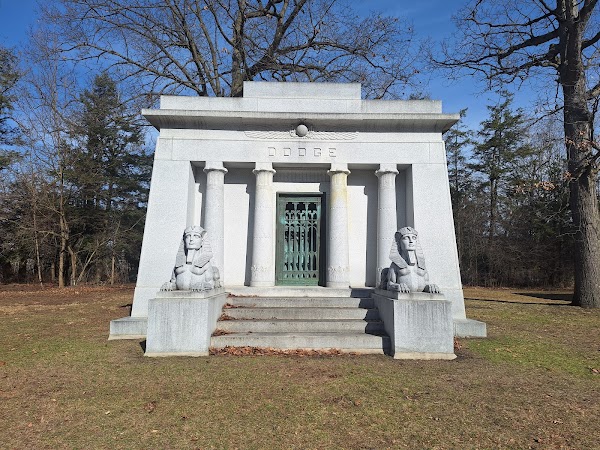 Woodlawn Cemetery grounds