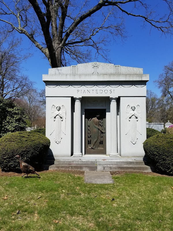 Woodlawn Cemetery grounds