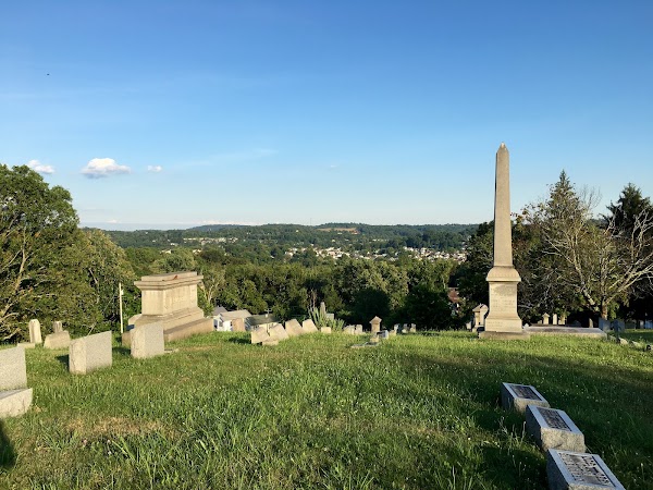 Woodlawn Cemetery grounds