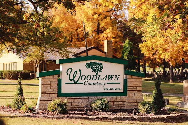 Woodlawn Cemetery grounds