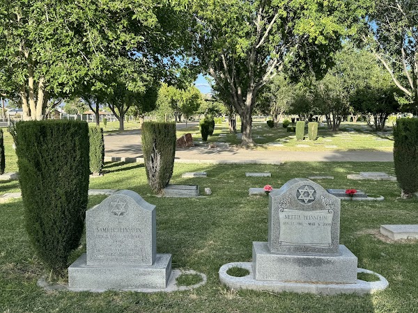 Woodlawn Cemetery grounds