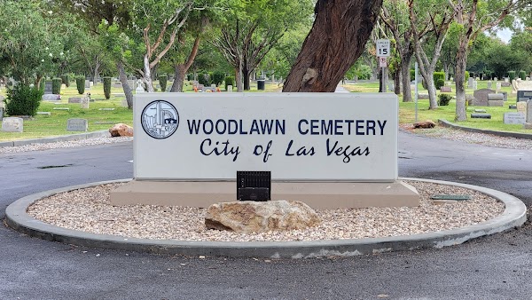 Woodlawn Cemetery grounds