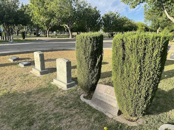 Woodlawn Cemetery grounds