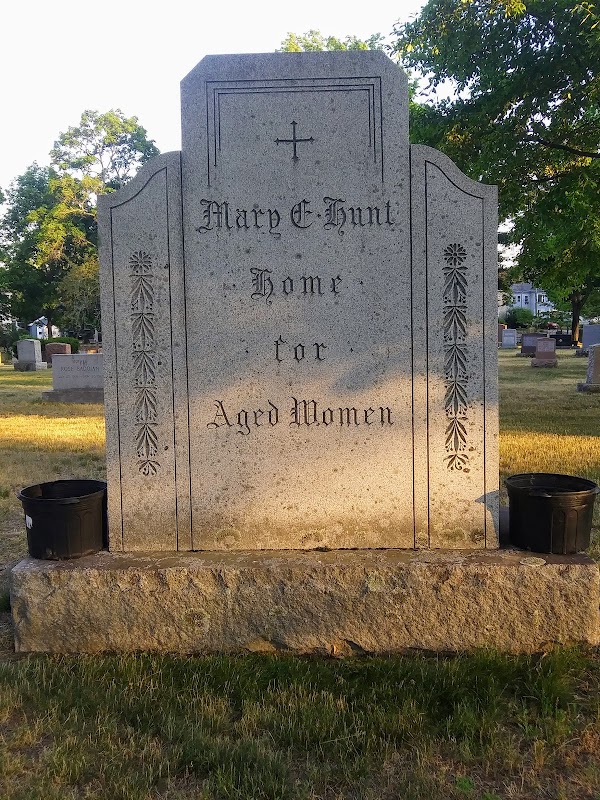 Woodlawn Cemetery grounds