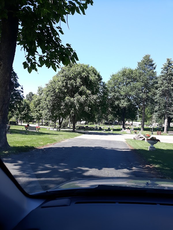 Woodlawn Cemetery grounds