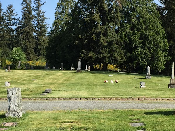 Woodlawn Cemetery grounds