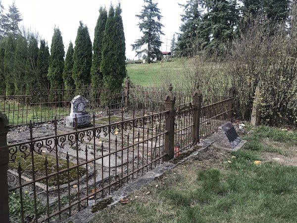 Woodlawn Cemetery grounds
