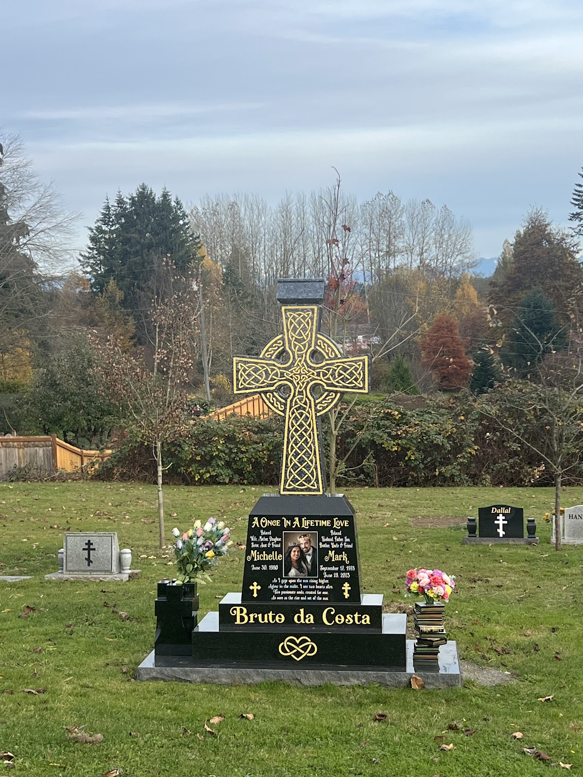 Woodlawn Cemetery cemetery grounds and headstones