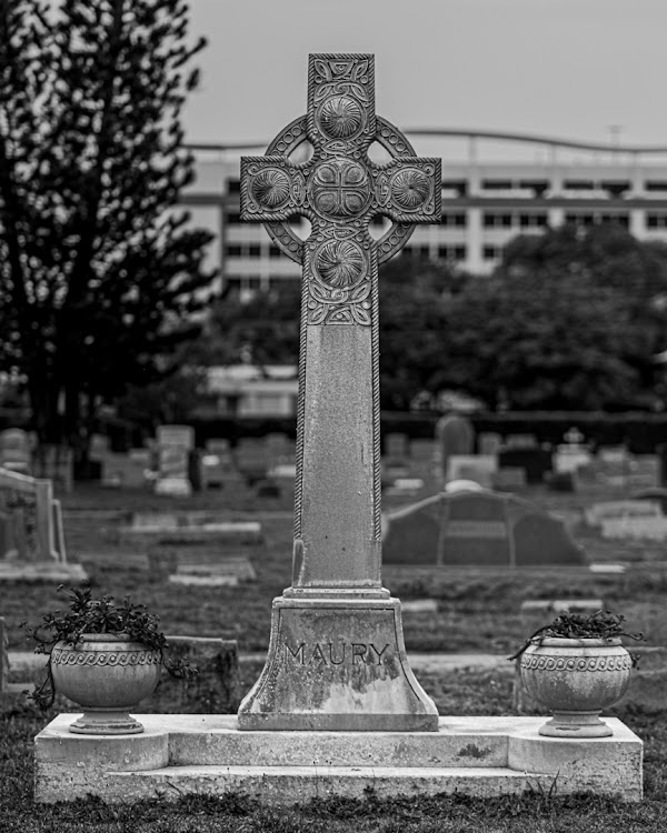 Woodlawn Cemetery grounds