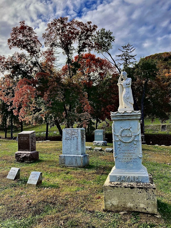 Woodlawn Cemetery grounds