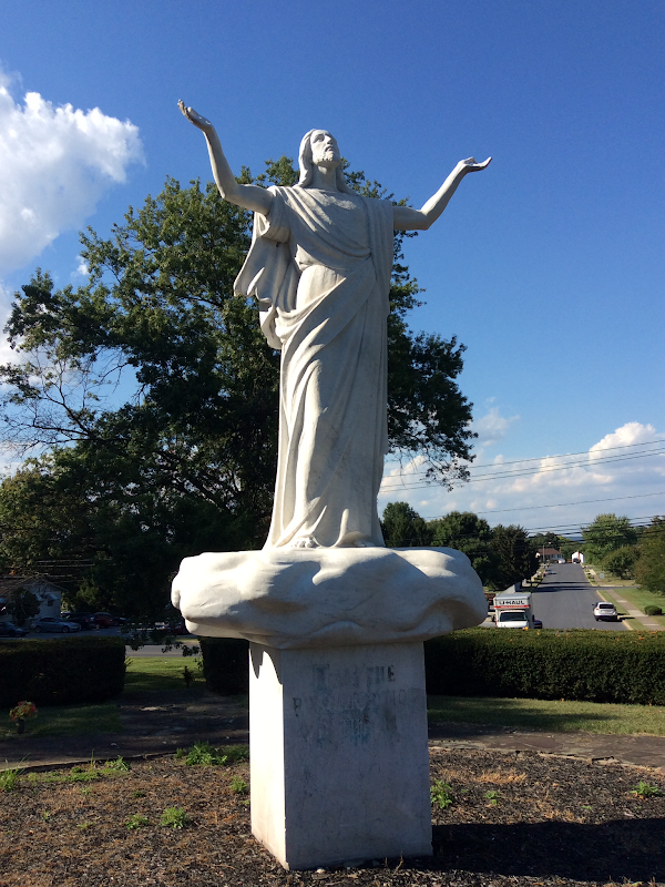 Woodlawn Memorial Gardens grounds