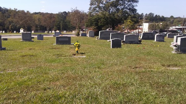 Woodlawn Memorial Park grounds