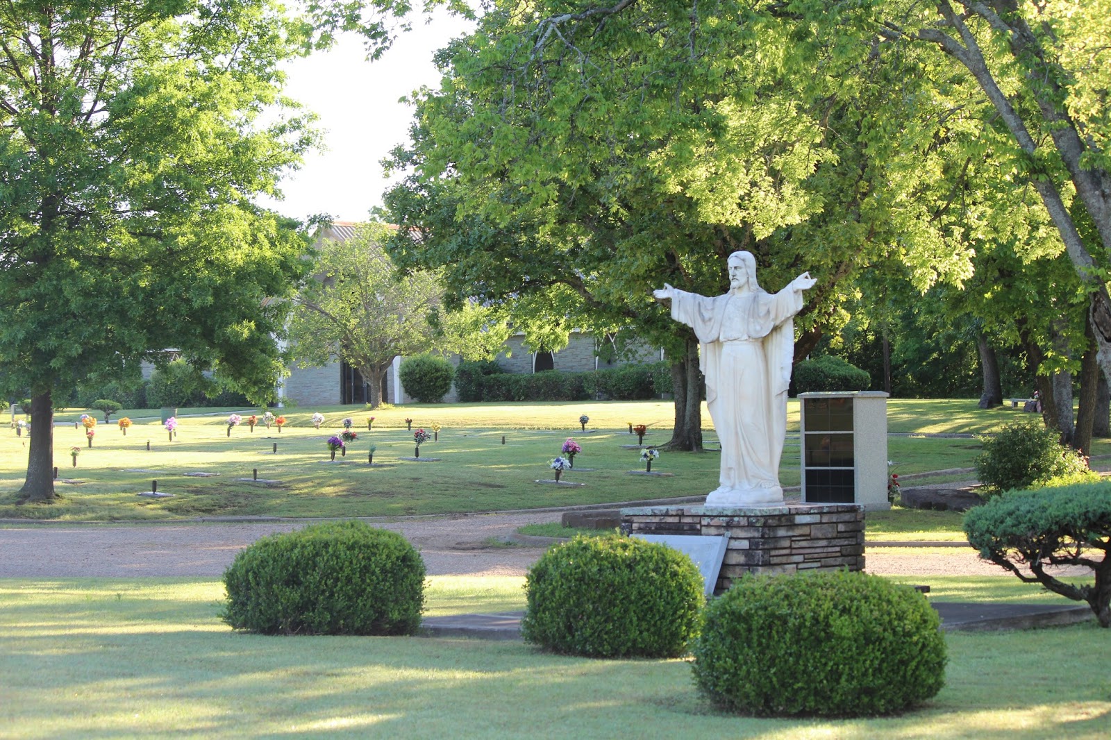 Woodlawn Memorial Park cemetery grounds and headstones