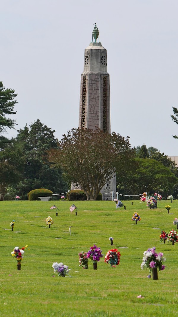 Woodlawn Memorial Park grounds