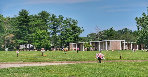 Woodlawn Memorial Park grounds