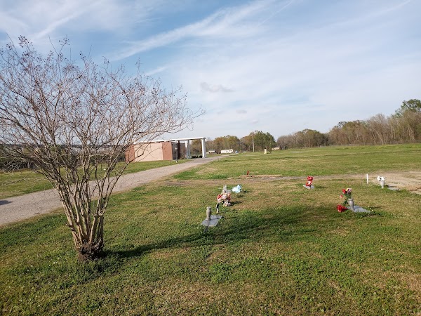 Woodlawn Park Memorial Cemetery grounds