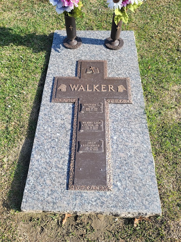 Woodlawn Park Memorial Cemetery grounds