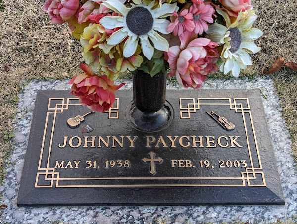 Woodlawn-Roesch-Patton Funeral Home & Woodlawn Memorial Park grounds