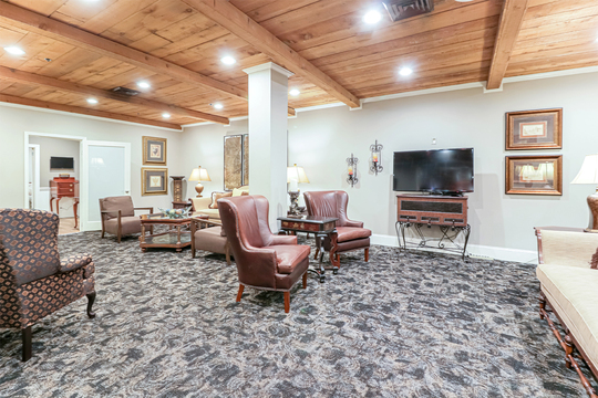 Woodlawn-Roesch-Patton Funeral Home & Woodlawn Memorial Park grounds