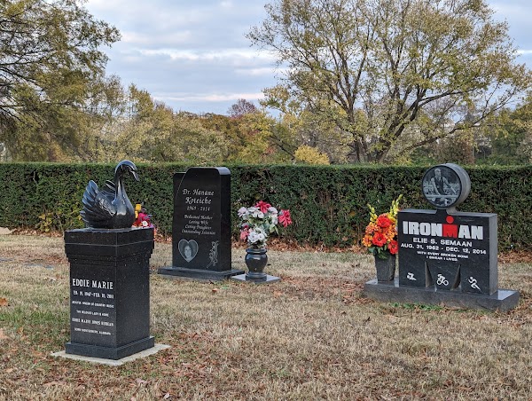 Woodlawn-Roesch-Patton Funeral Home & Woodlawn Memorial Park grounds