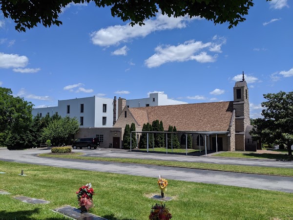 Woodlawn-Roesch-Patton Funeral Home & Woodlawn Memorial Park grounds