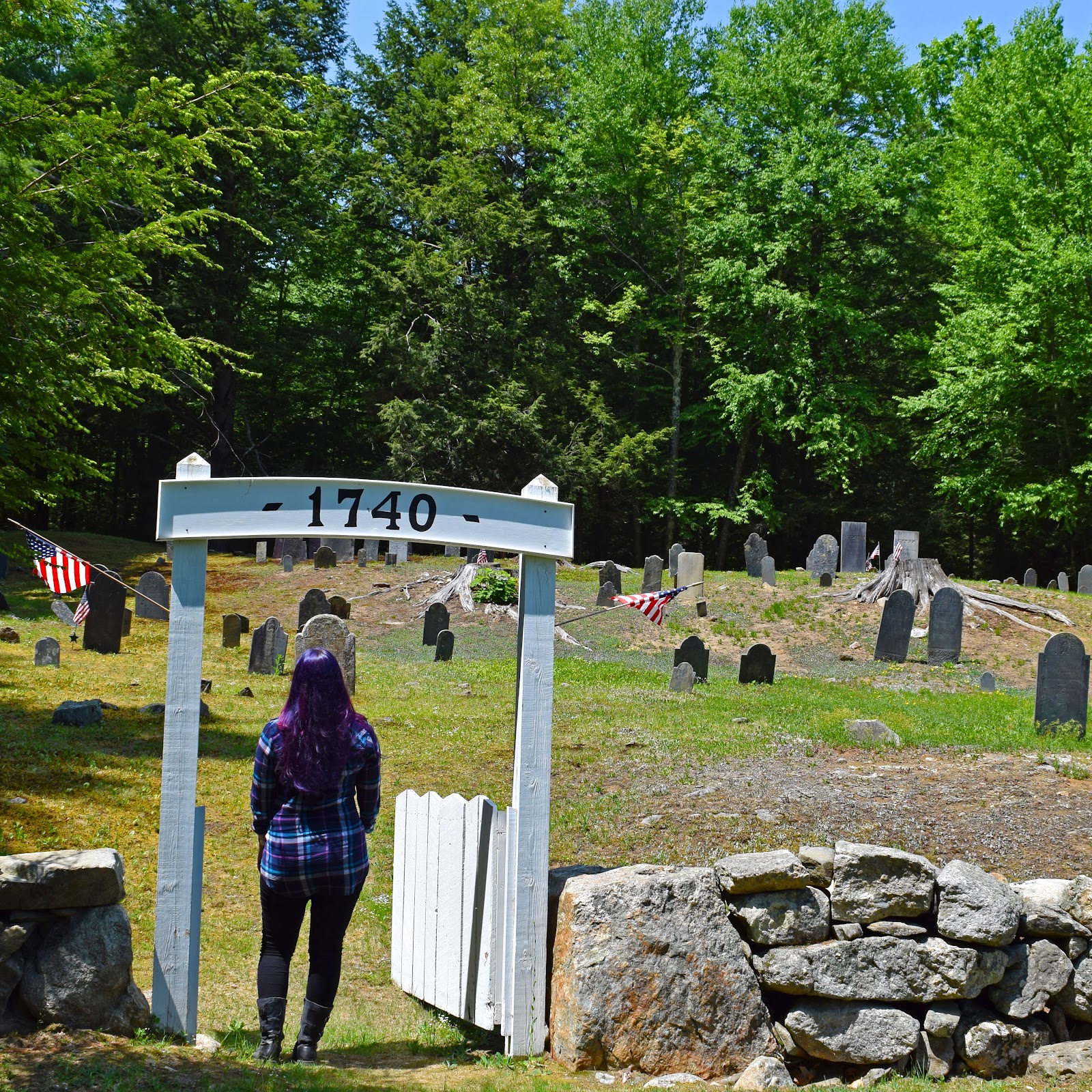 Ye Olde Cemetery cemetery grounds and headstones