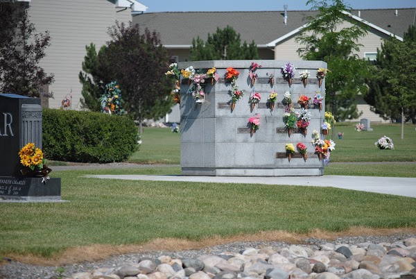 Yellowstone Valley Memorial Park grounds