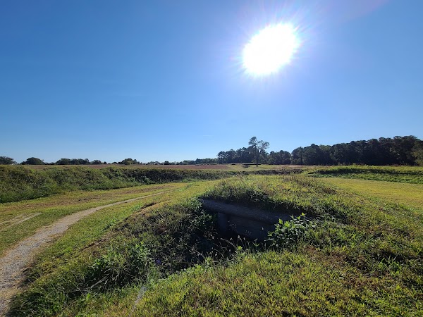 Yorktown National Cemetery grounds