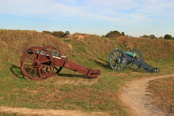 Yorktown National Cemetery grounds